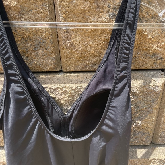 BEAUTIFUL ONE PIECE - Picture 4 of 6